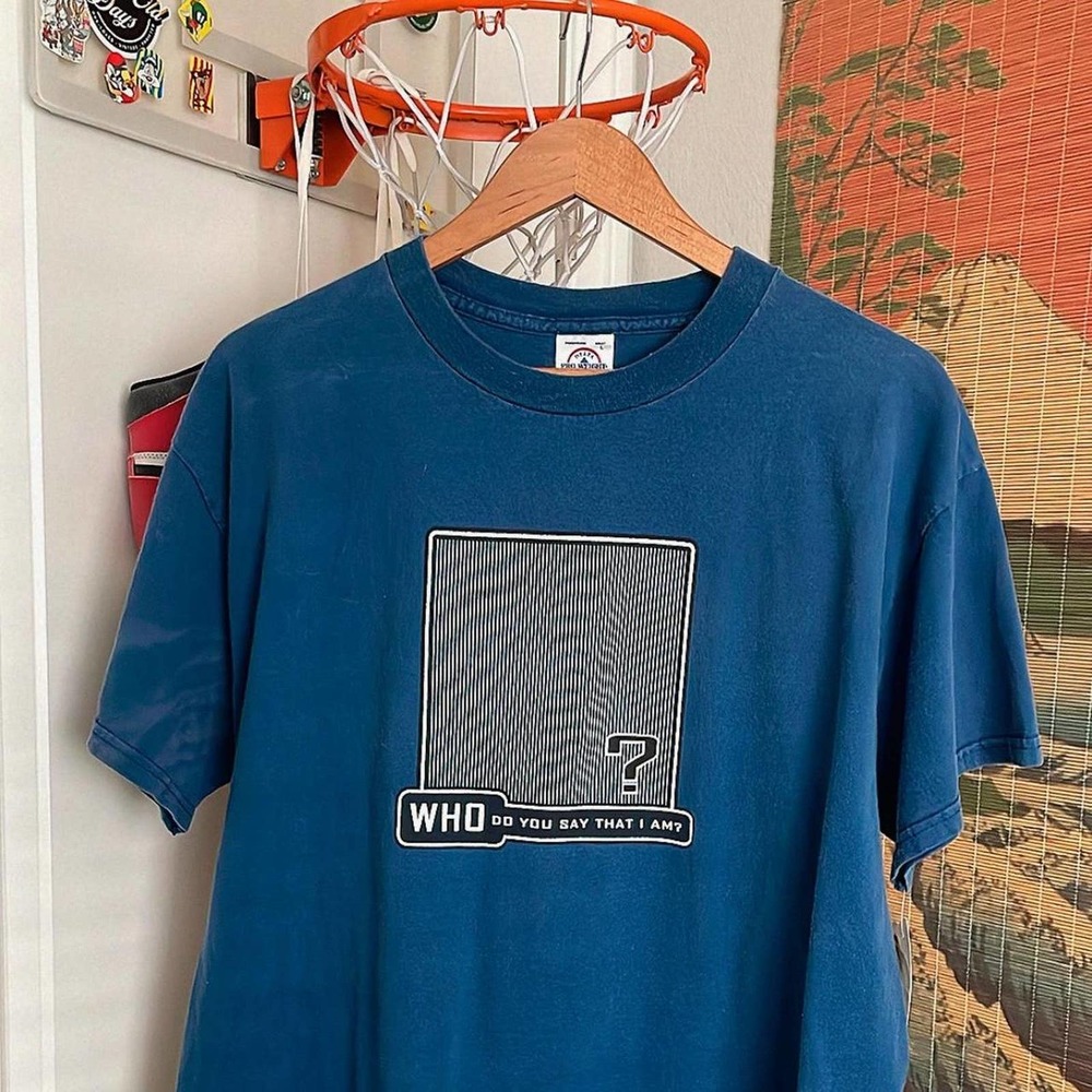 Vtg jesus illusion tee jesus